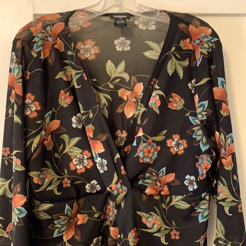 Wrap front Top by eyeshadow size 3x.